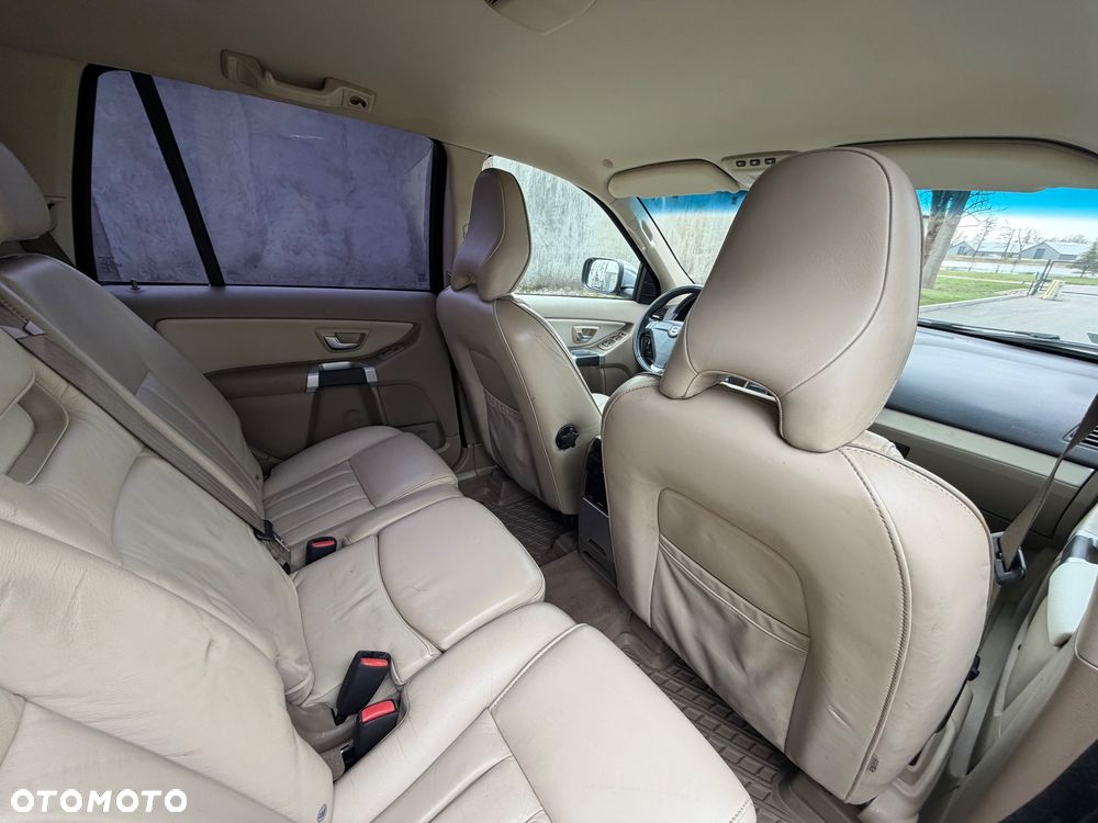 Volvo XC 90 D5 AWD Momentum - 10
