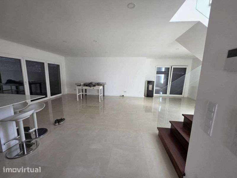 Moradia t5+1 com piscina - Grande imagem: 3/12