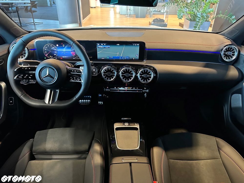 Mercedes-Benz CLA 200 AMG Line 7G-DCT - 10