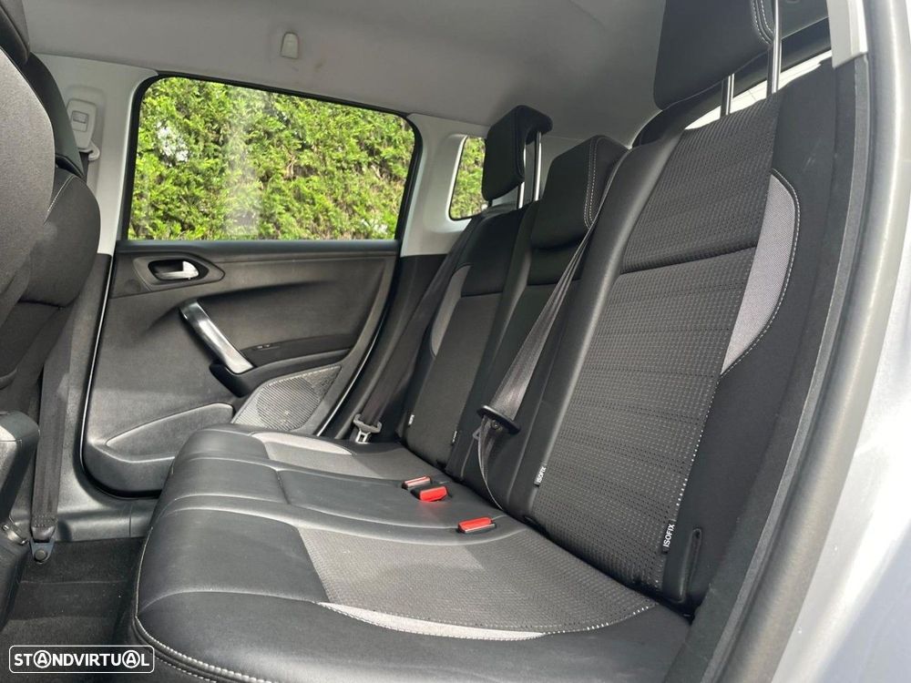 Peugeot 2008 1.2 PureTech Allure - 8