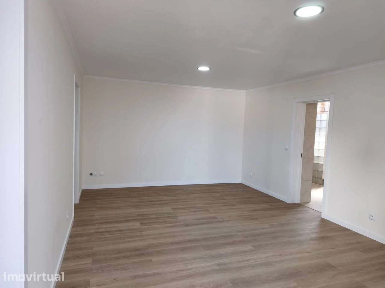Apartamento T1+1. Renovado - Funchal - Grande imagem: 5/21