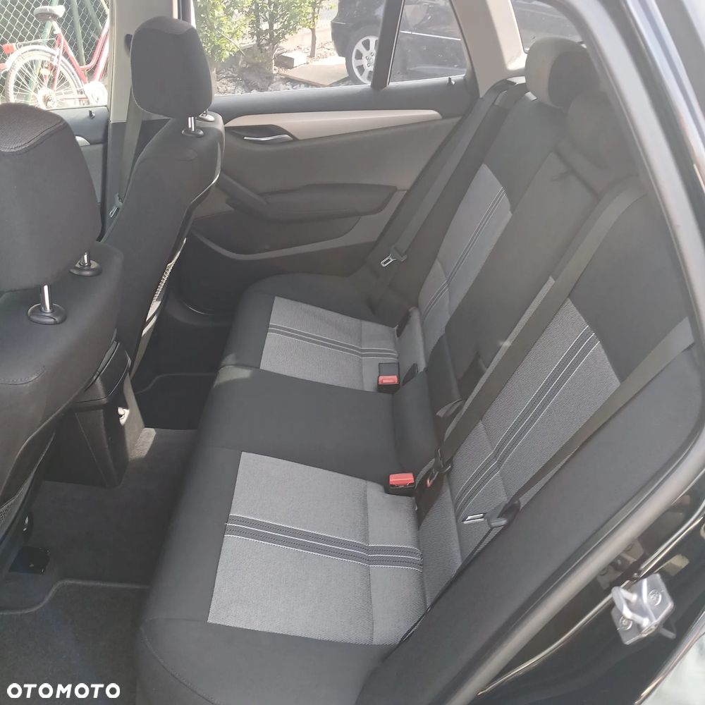 BMW X1 sDrive20i - 11