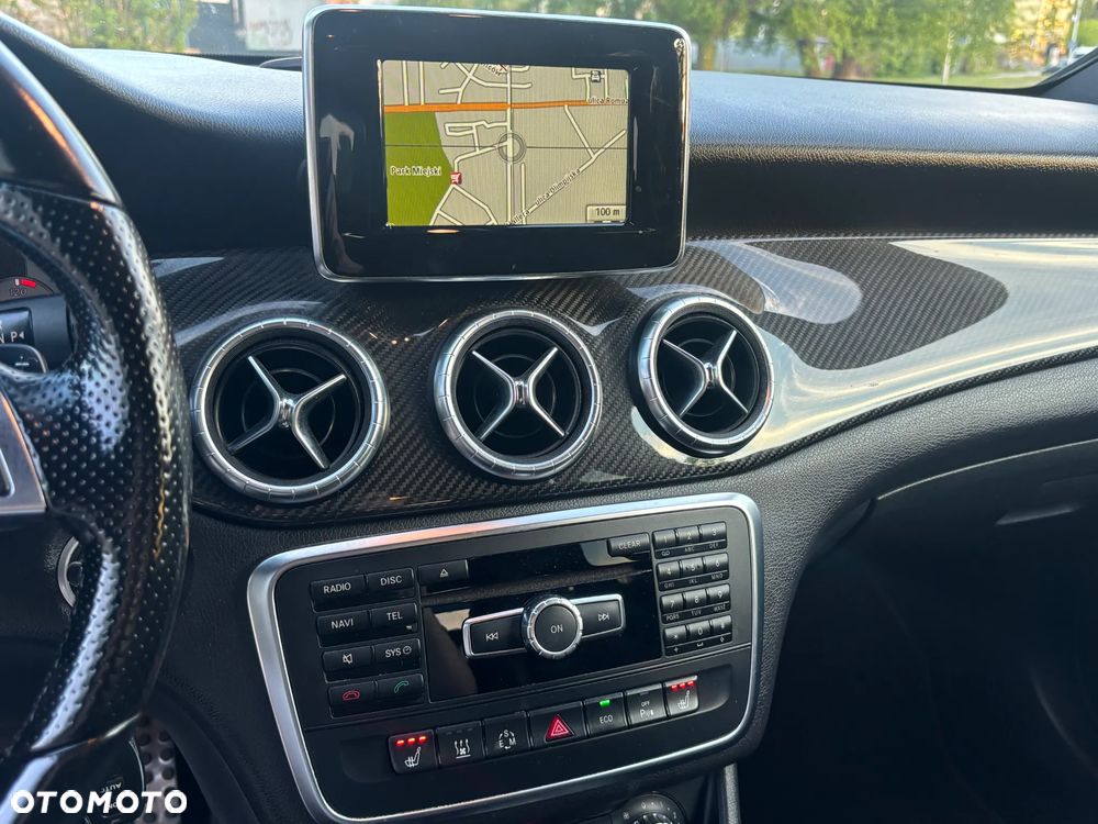 Mercedes-Benz CLA 250 7G-DCT AMG Line - 25