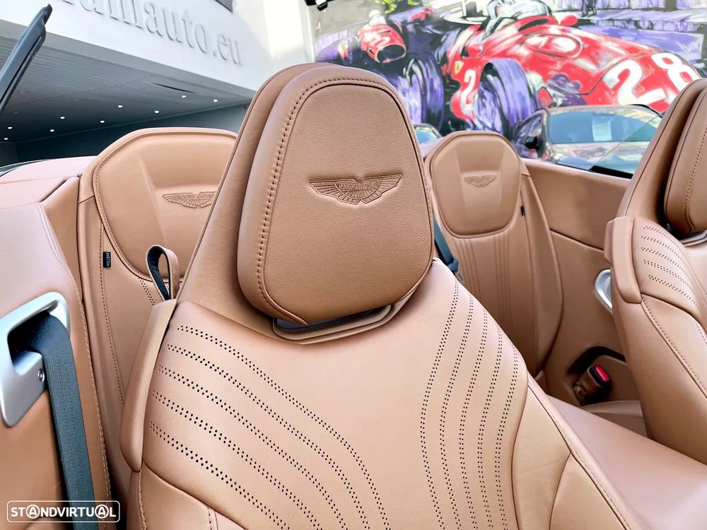 Aston Martin DB11 Coupé V8 Auto - 42