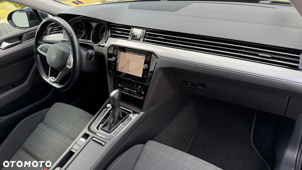 Volkswagen Passat 2.0 TDI SCR DSG Business - 17