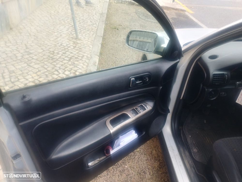 VW Passat 1.9 TDi Confortline - 12