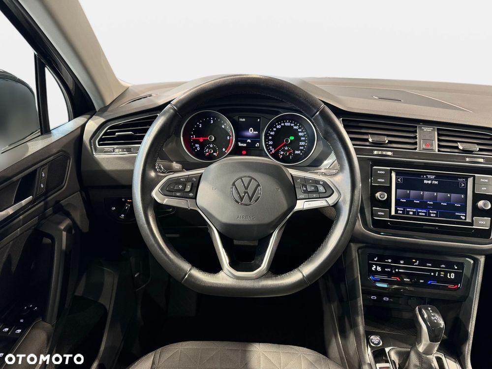 Volkswagen Tiguan - 19