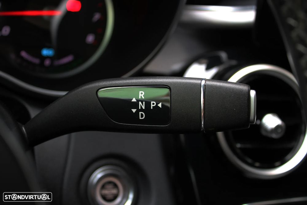 Mercedes-Benz C 300 AMG Line - 36