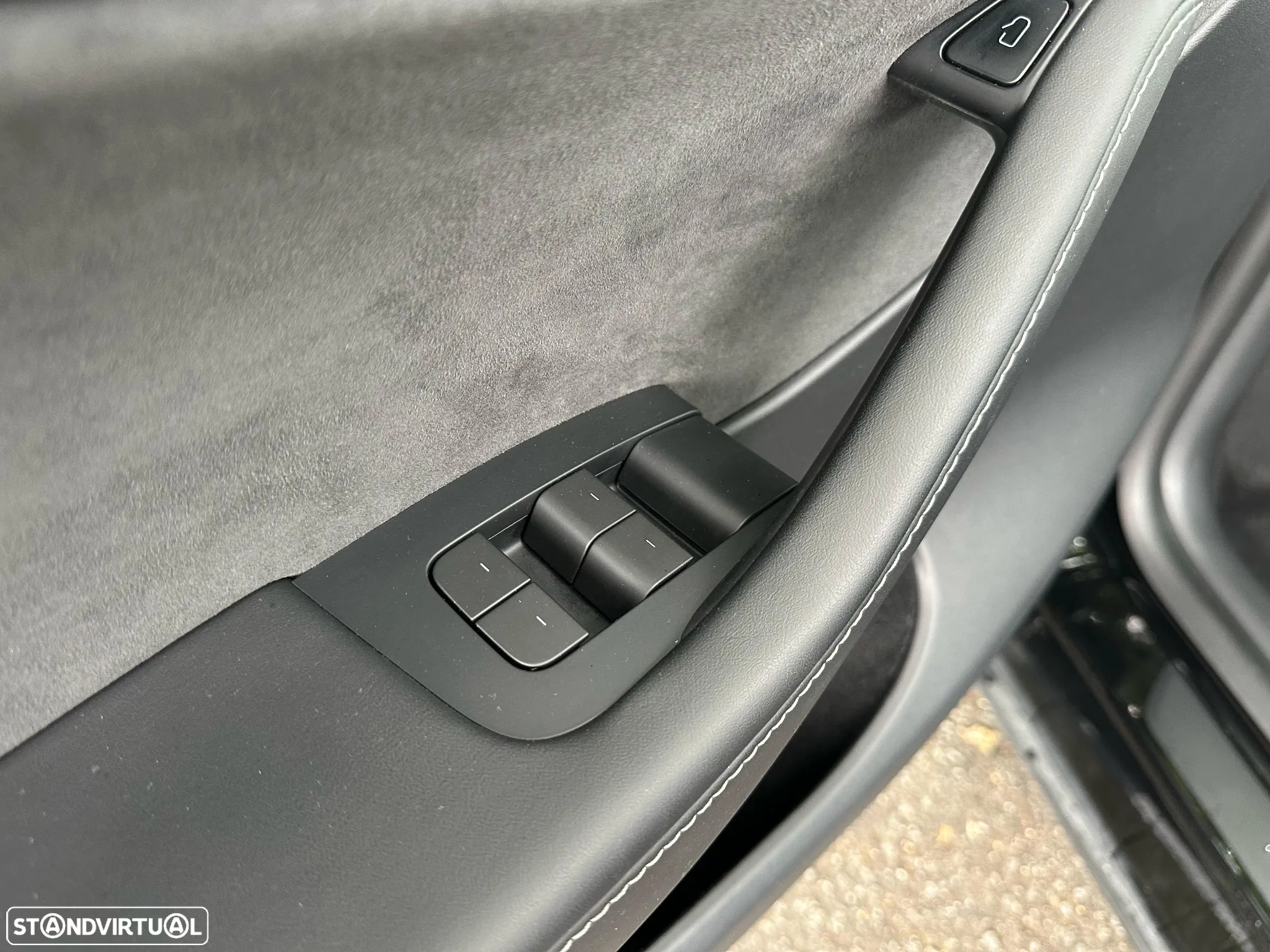 Tesla Model Y Long Range Dual Motor AWD - 19