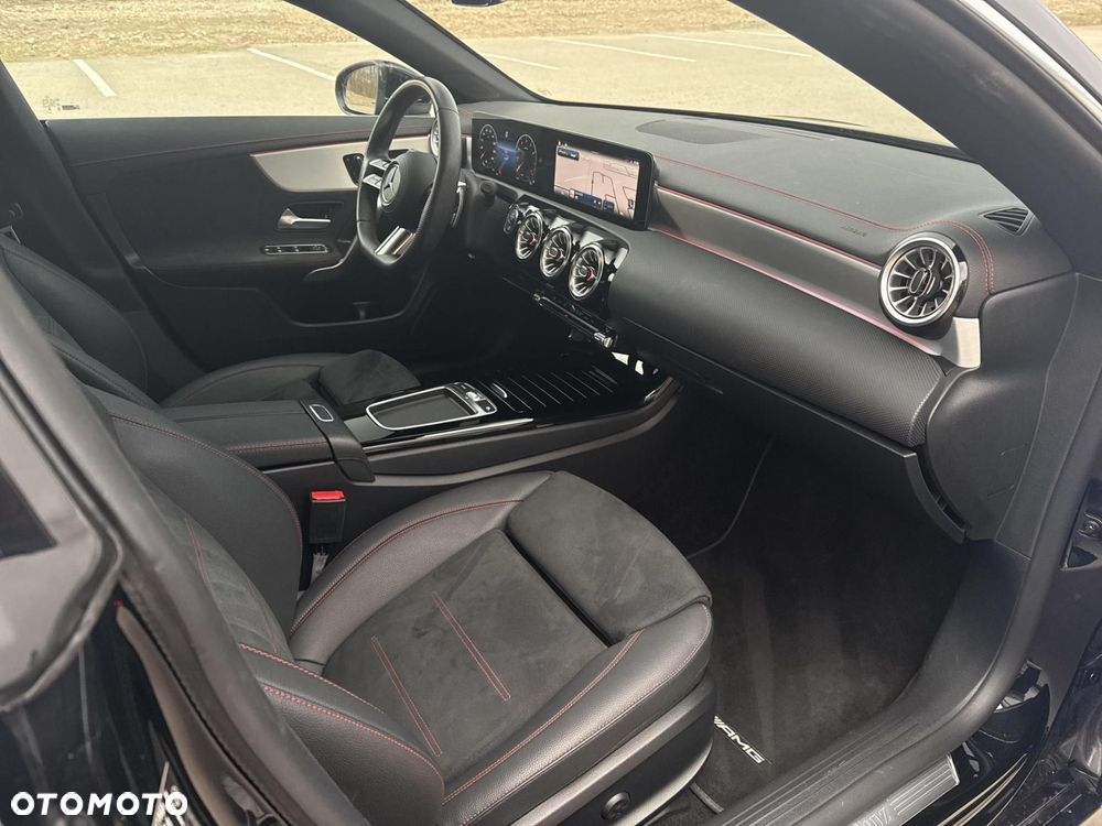 Mercedes-Benz CLA - 23