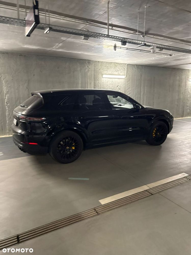 Porsche Cayenne - 7