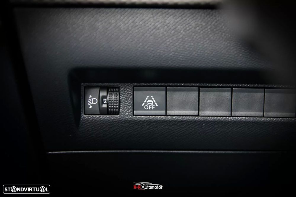 Peugeot 208 1.2 PureTech Allure - 33