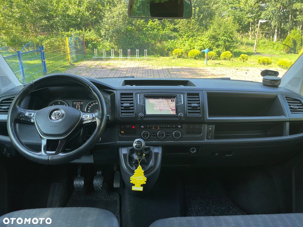 Volkswagen Caravelle - 11