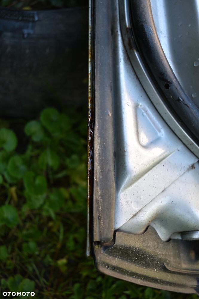 MERCEDES W211 DRZWI PRZEDNIE PRZÓD LEWE 775 - 11