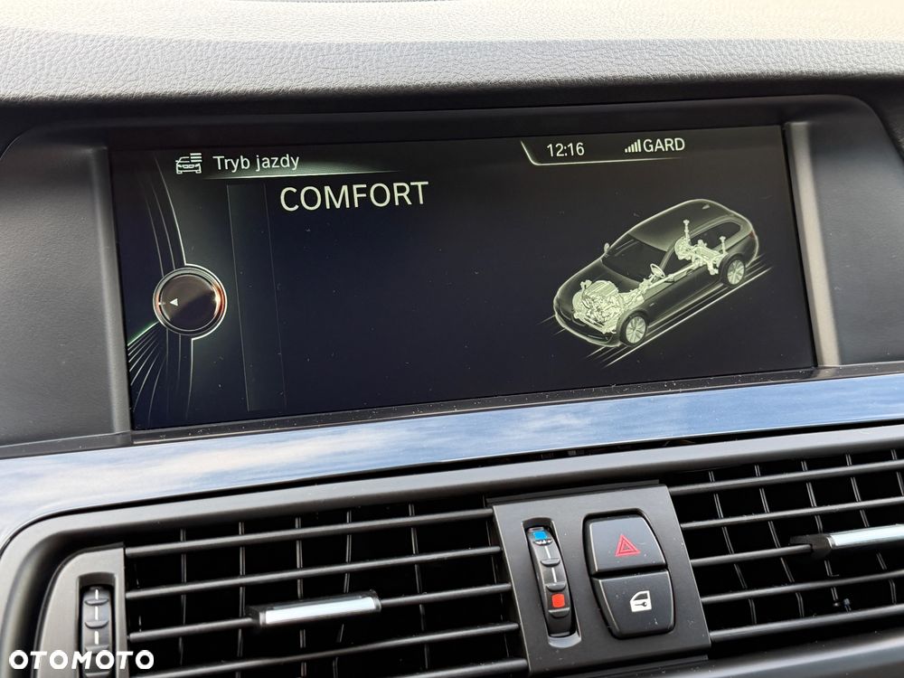 BMW Seria 5 528i xDrive Sport-Aut Luxury Line - 22