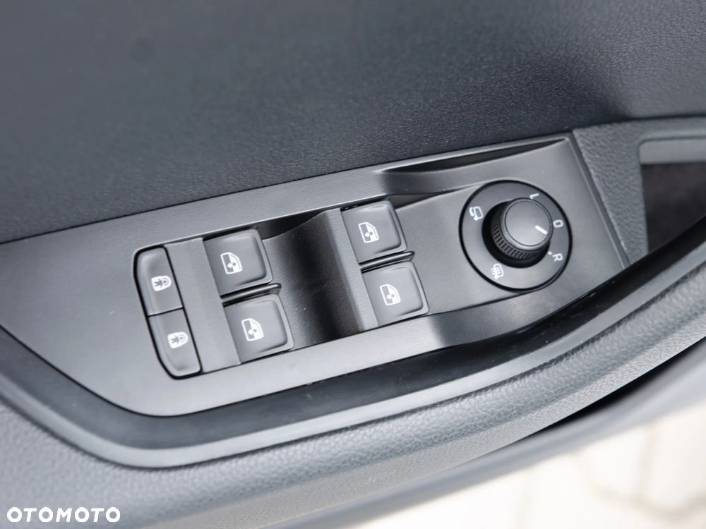 Skoda Superb 2.0 TDI Ambition - 36