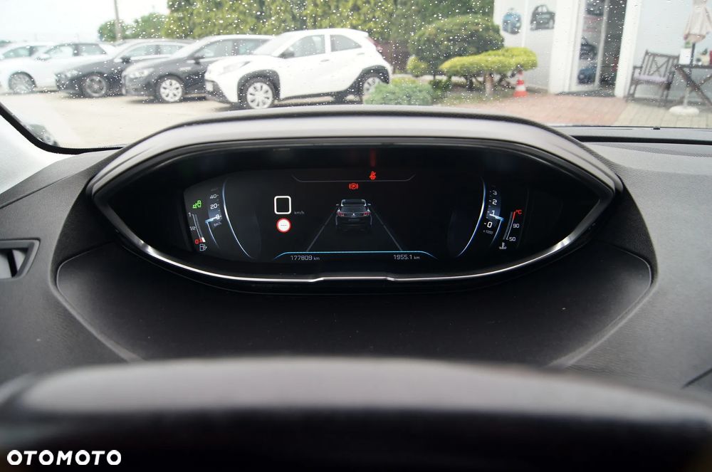 Peugeot 3008 1.5 BlueHDi Allure S&S - 21