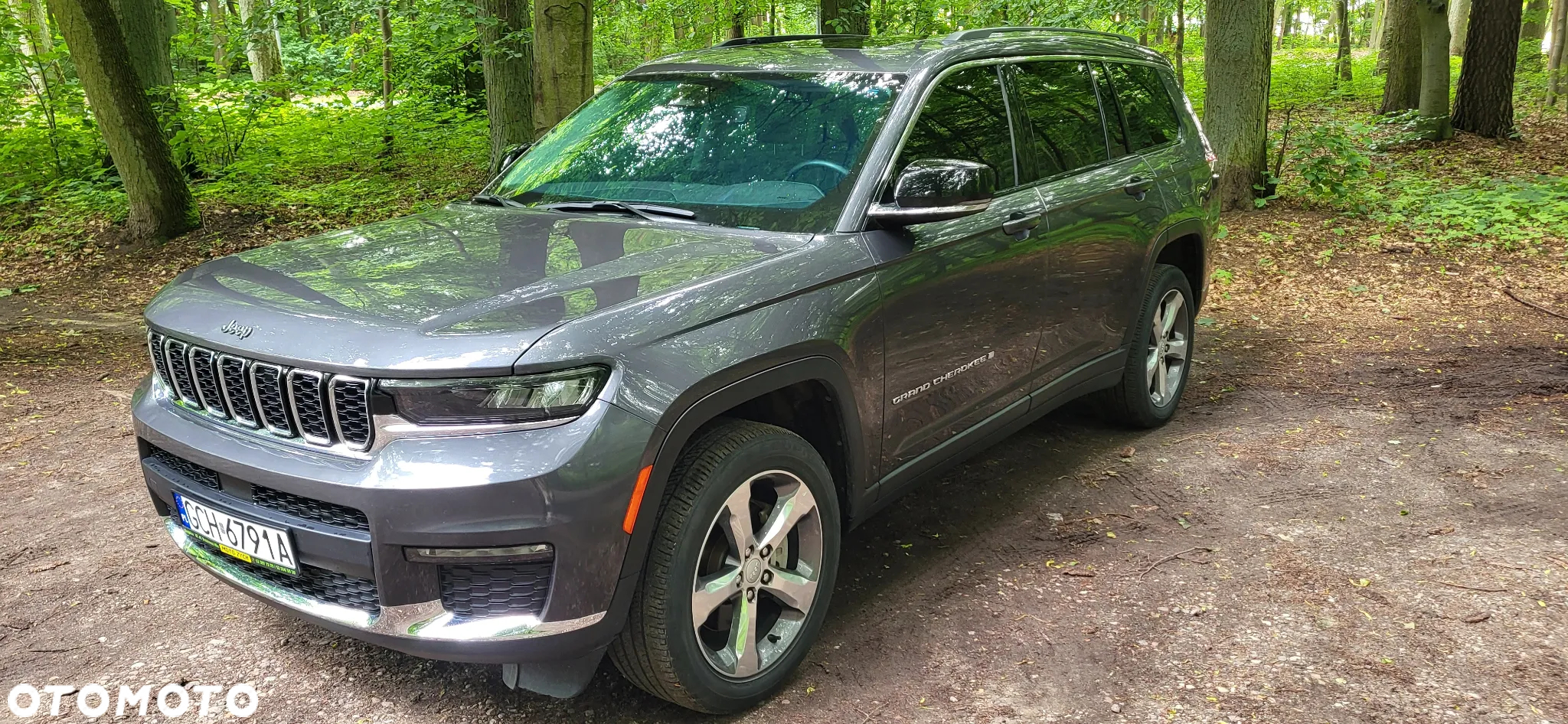 Jeep Grand Cherokee - 12