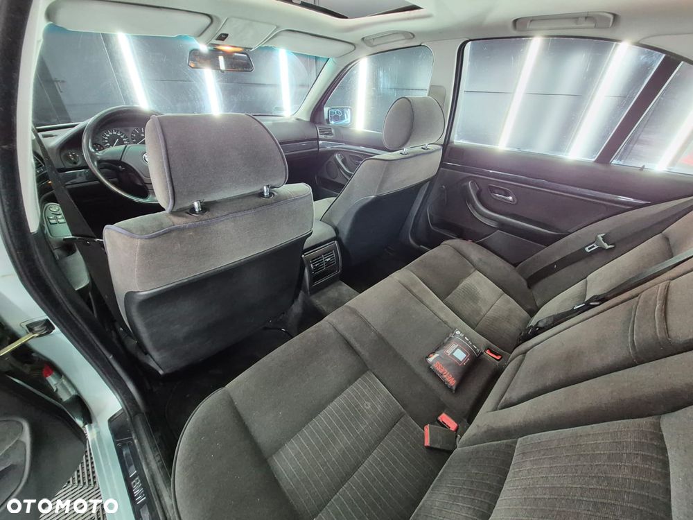 BMW Seria 5 520i - 17