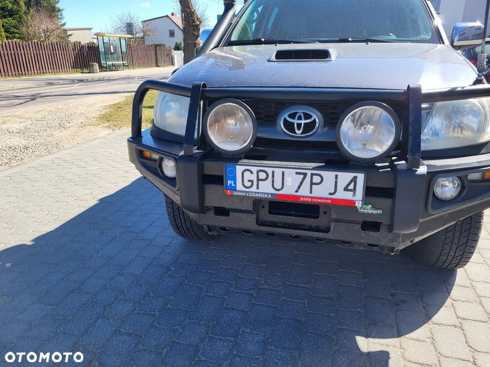 Toyota Hilux 3.0 D-4D Invincible - 6