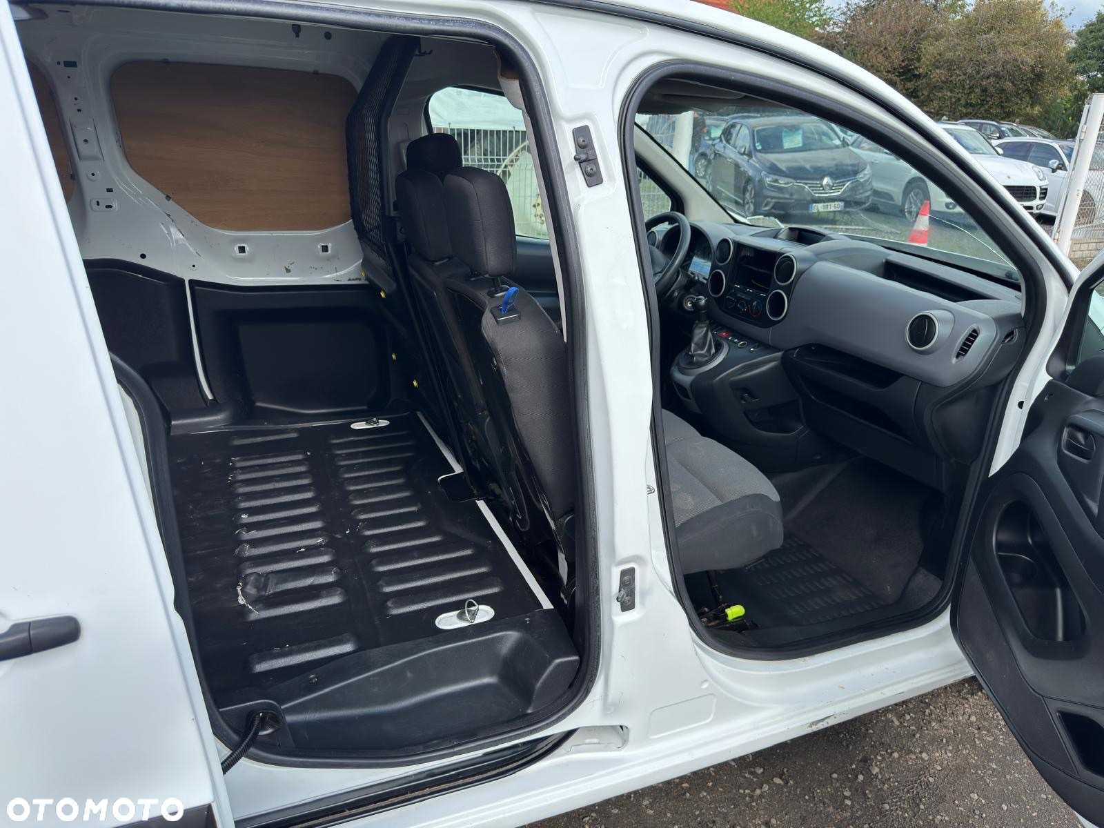 Peugeot Partner - 11