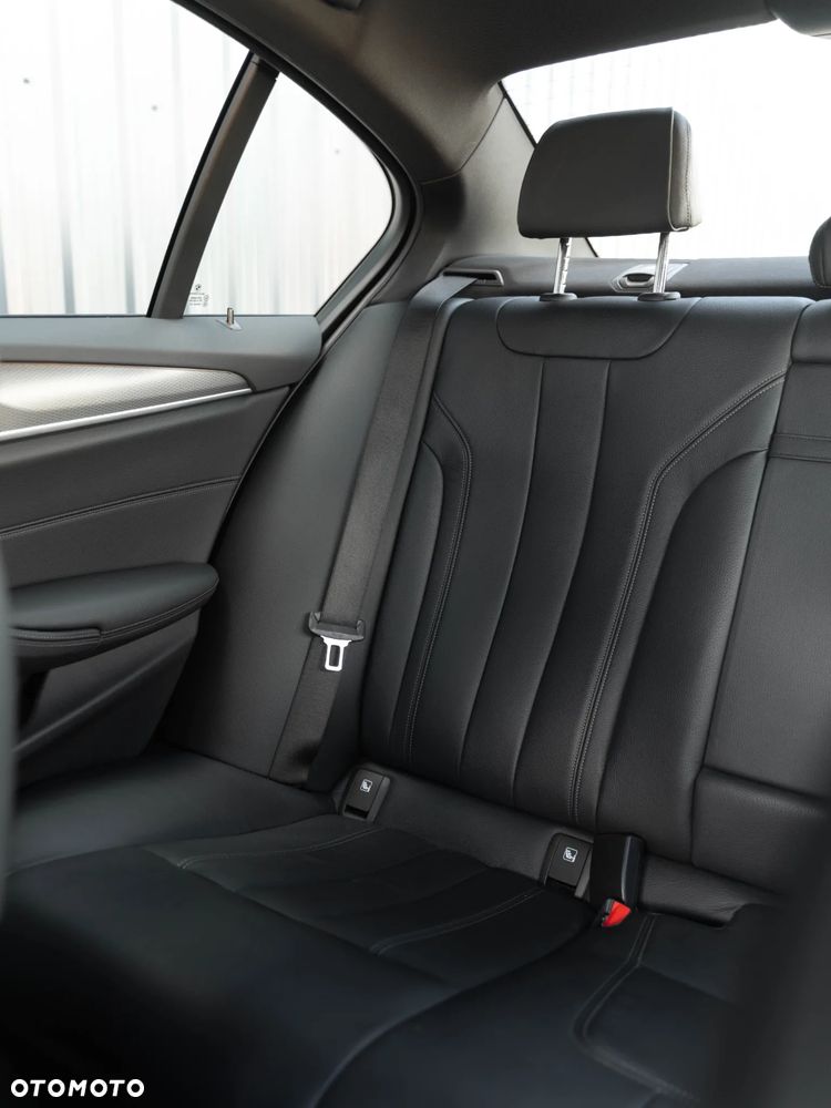 BMW Seria 5 530i xDrive M Sport sport - 40
