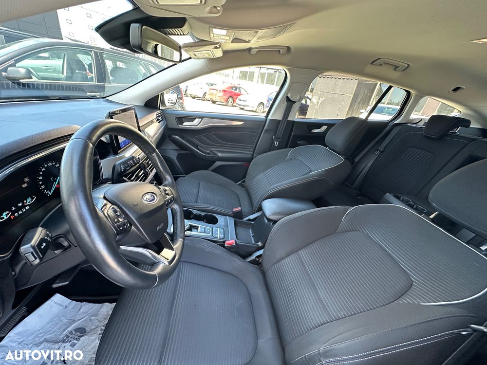 Ford Focus 2.0 EcoBlue Start-Stopp-System Aut. TITANIUM - 12