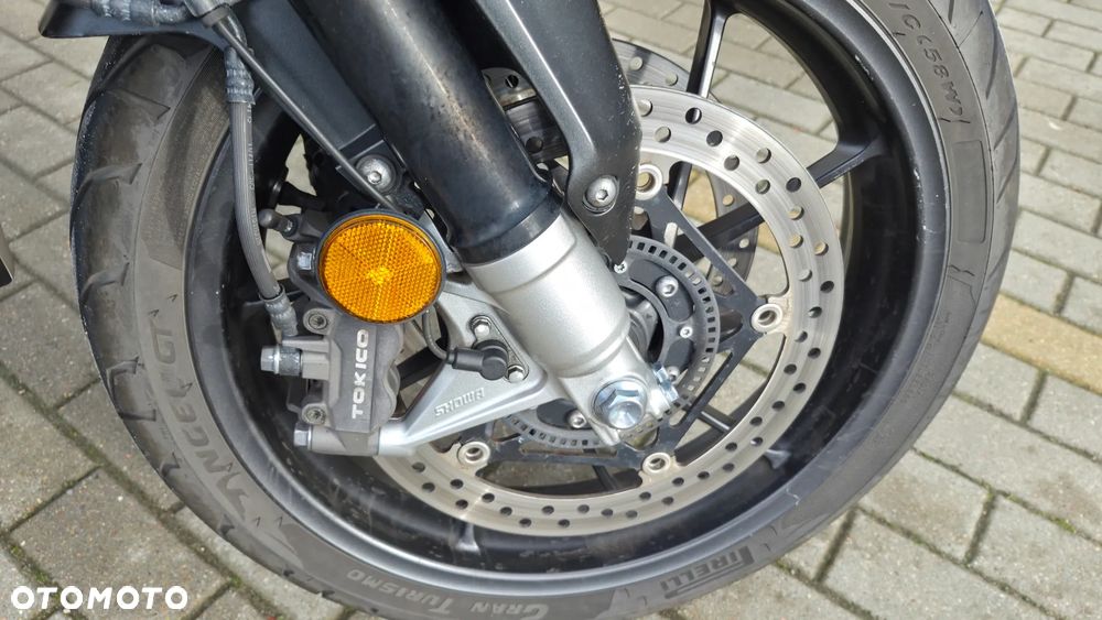 Honda VFR - 22