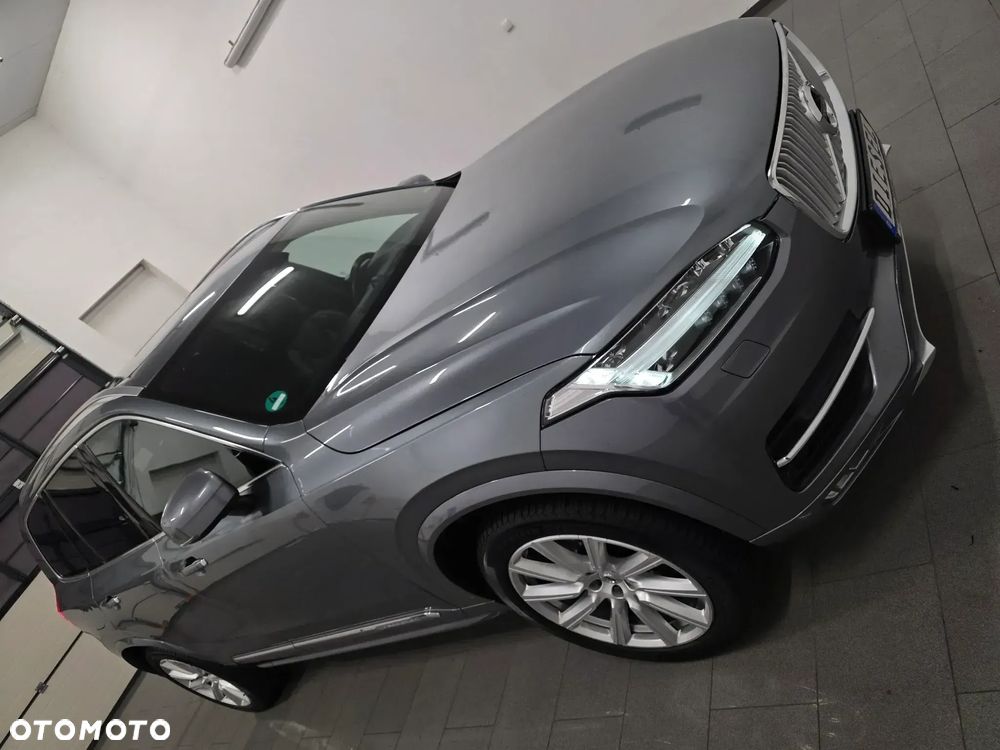 Volvo XC 90 D5 AWD R-Design - 3