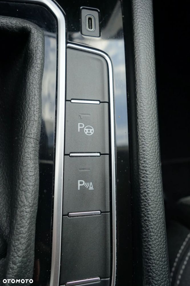Volkswagen Passat 2.0 TDI EVO Business DSG - 21