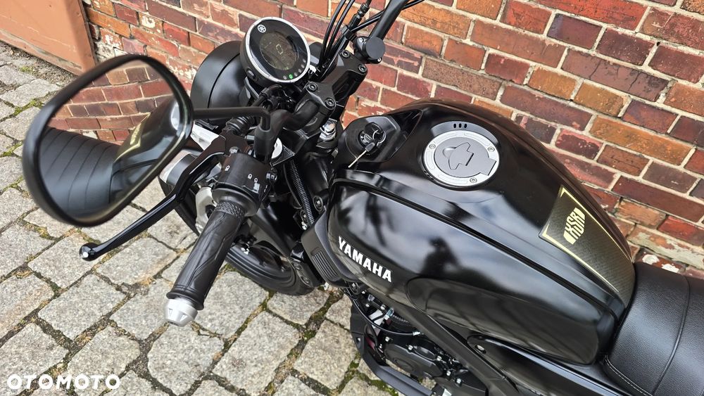 Yamaha XSR - 16