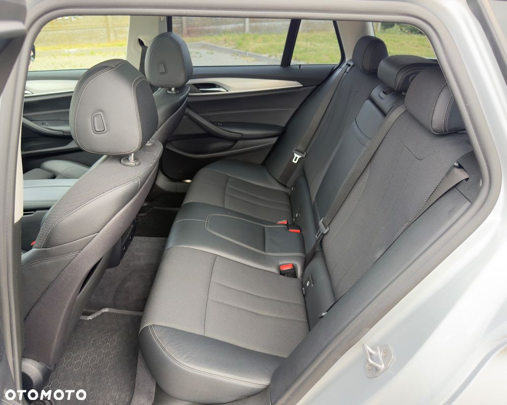 BMW Seria 5 520d Sport Line - 12