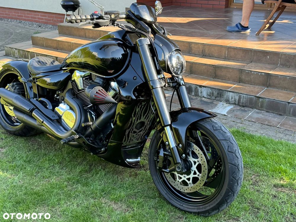 Suzuki Intruder - 10