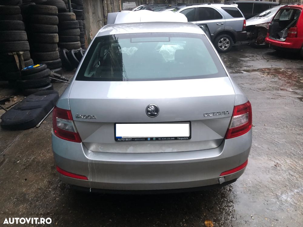 Dezmembrez Skoda Octavia 2014 diesel gri argintiu - 5