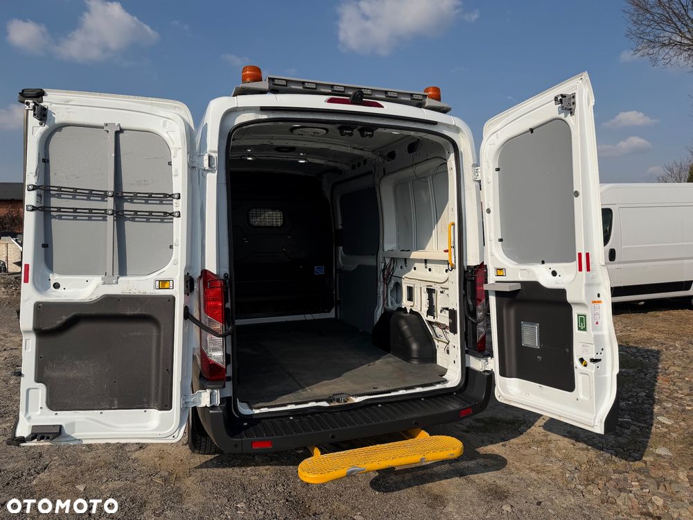 Ford Transit - 13