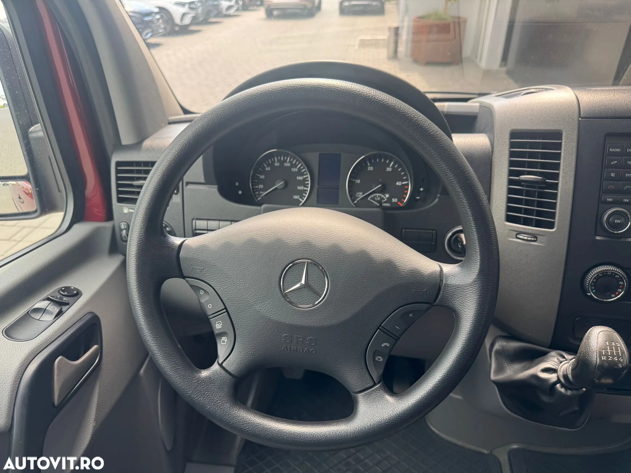 Mercedes-Benz Sprinter - 11