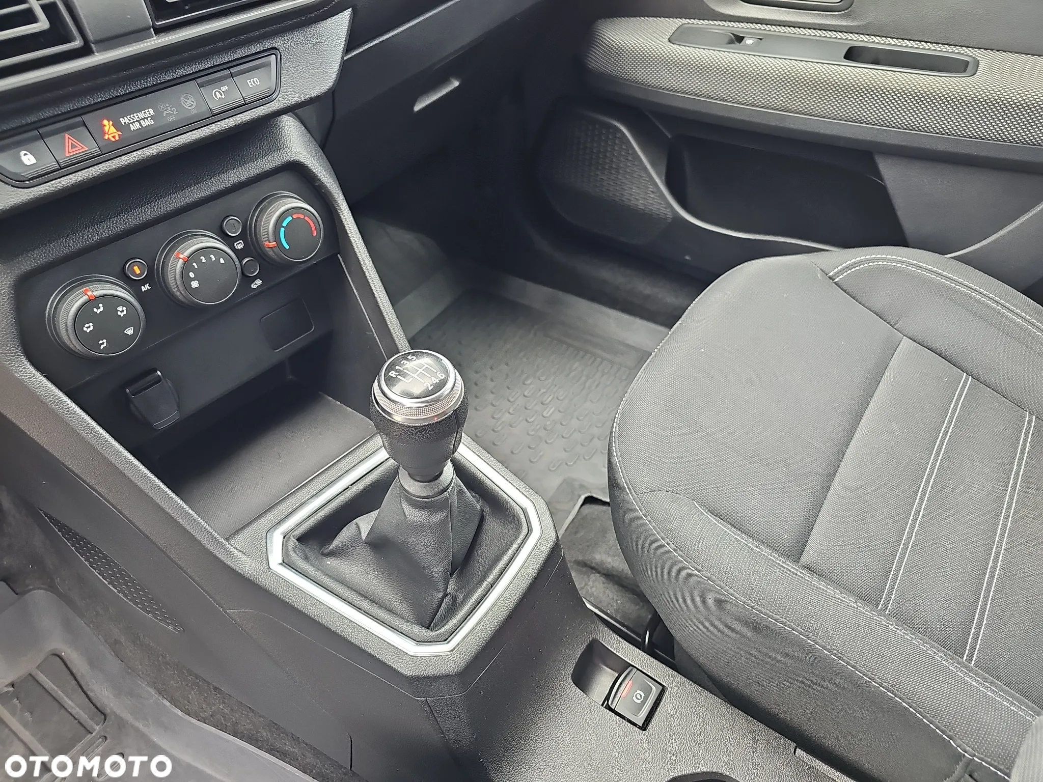 Dacia Jogger 1.0 TCe Comfort 7os - 18