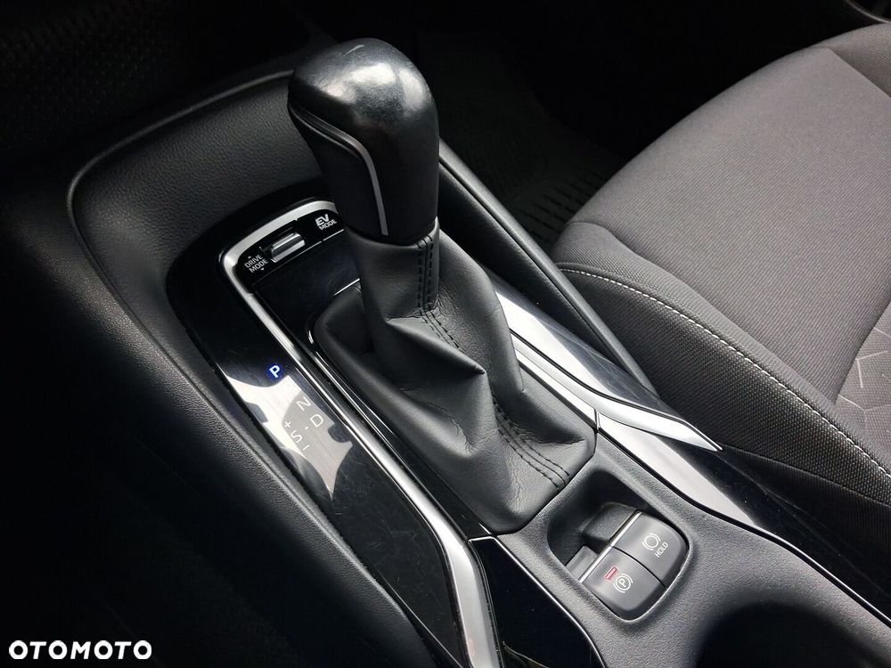 Toyota Corolla 2.0 Hybrid Comfort - 24