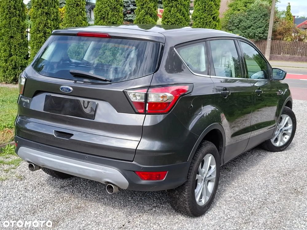 Ford Kuga 1.5 TDCi 2x4 Titanium - 6