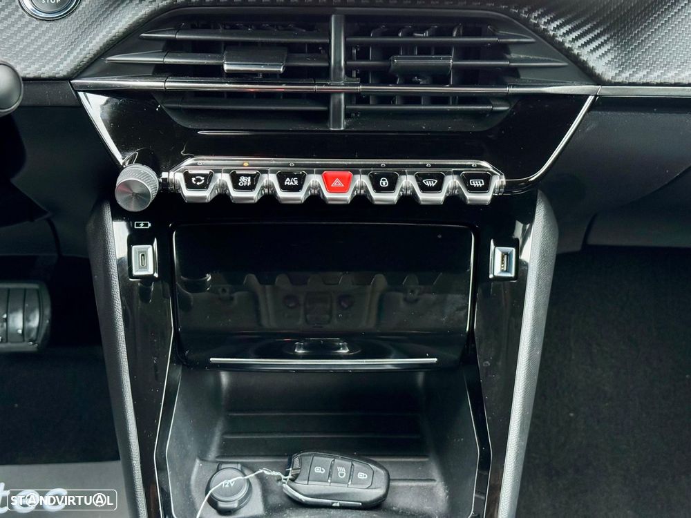 Peugeot 2008 1.2 PureTech Allure EAT8 - 41