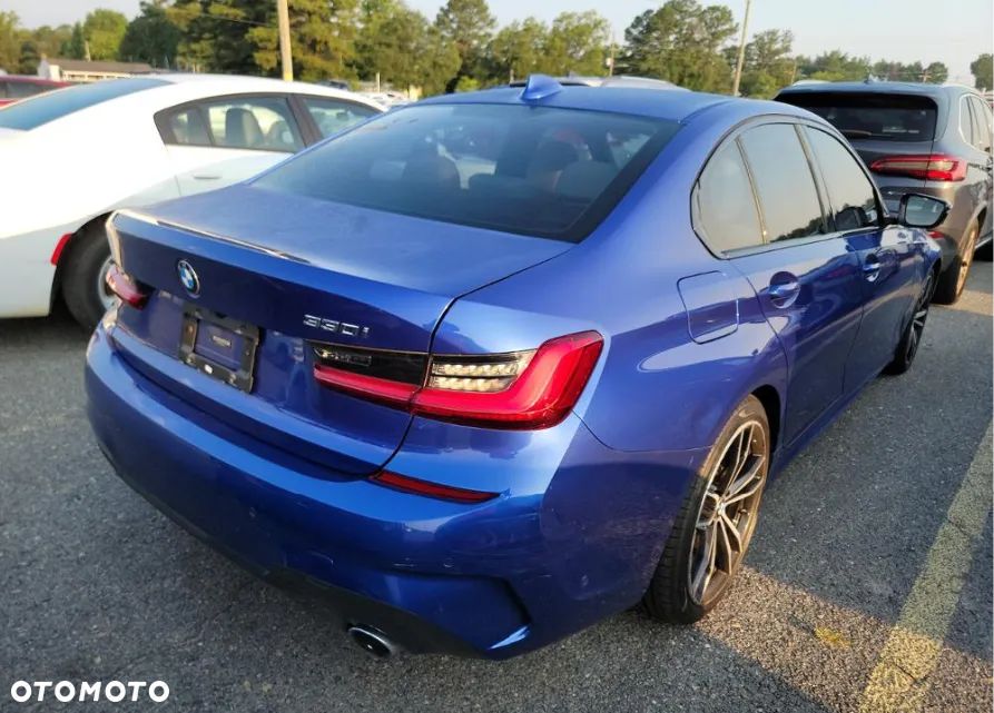 BMW Seria 3 330i xDrive M Sport - 4