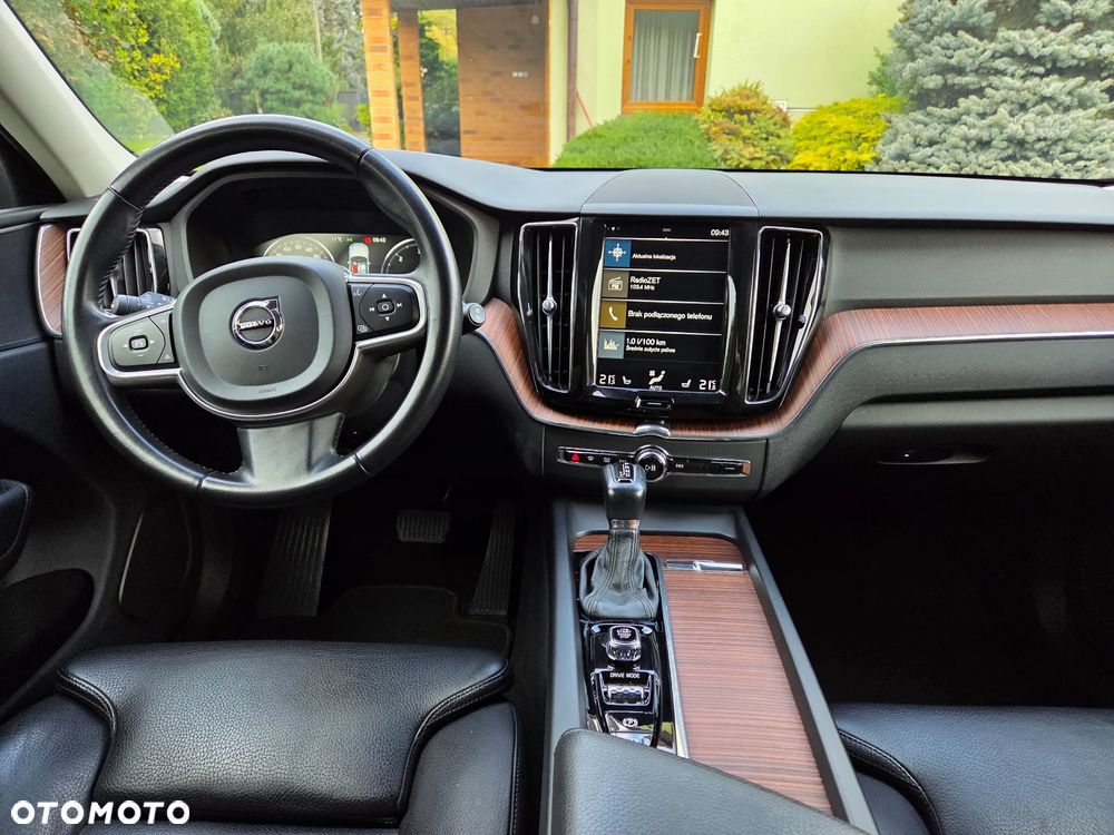 Volvo XC 60 D4 Momentum Pro - 28