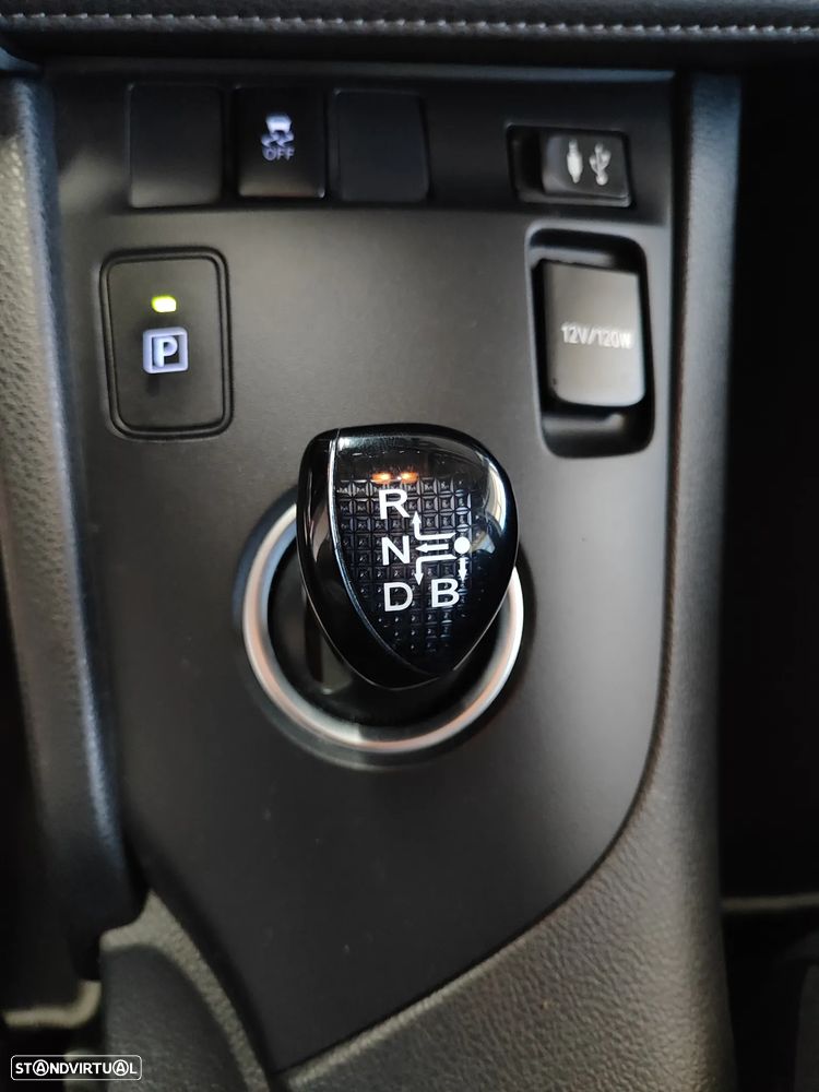 Toyota Auris Touring Sports 1.8 HSD Comfort +P.Techno+P.Sport - 34