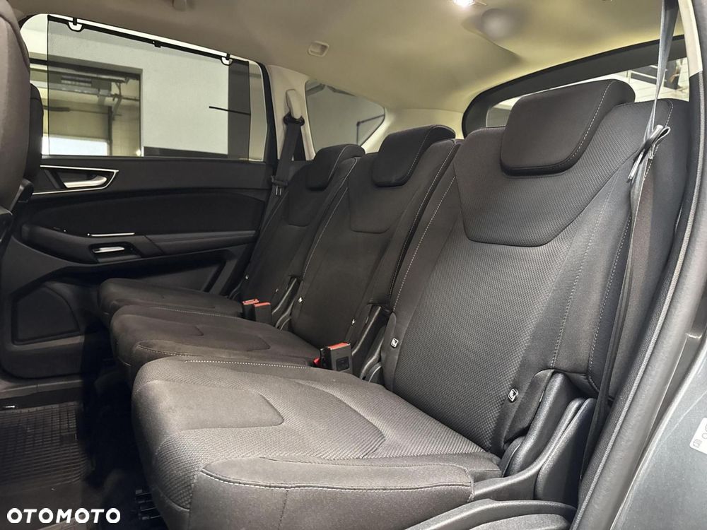 Ford S-Max - 12