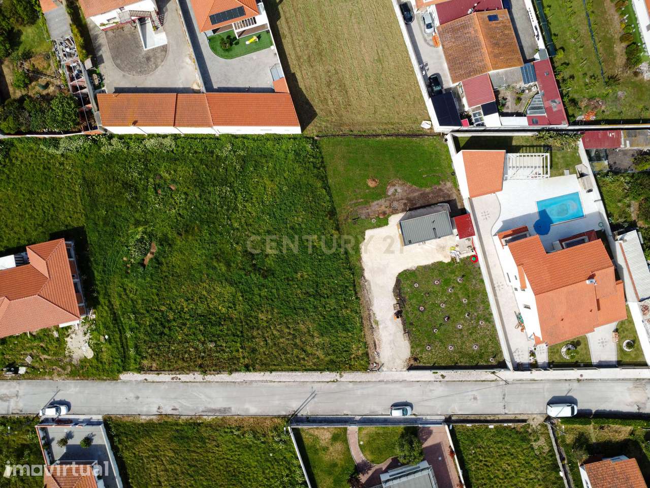 TERRENO URBANO PARA CONSTRUÇÃO EM VIEIRA DE LEIRIA COM  1.039 m² - Grande imagem: 2/8