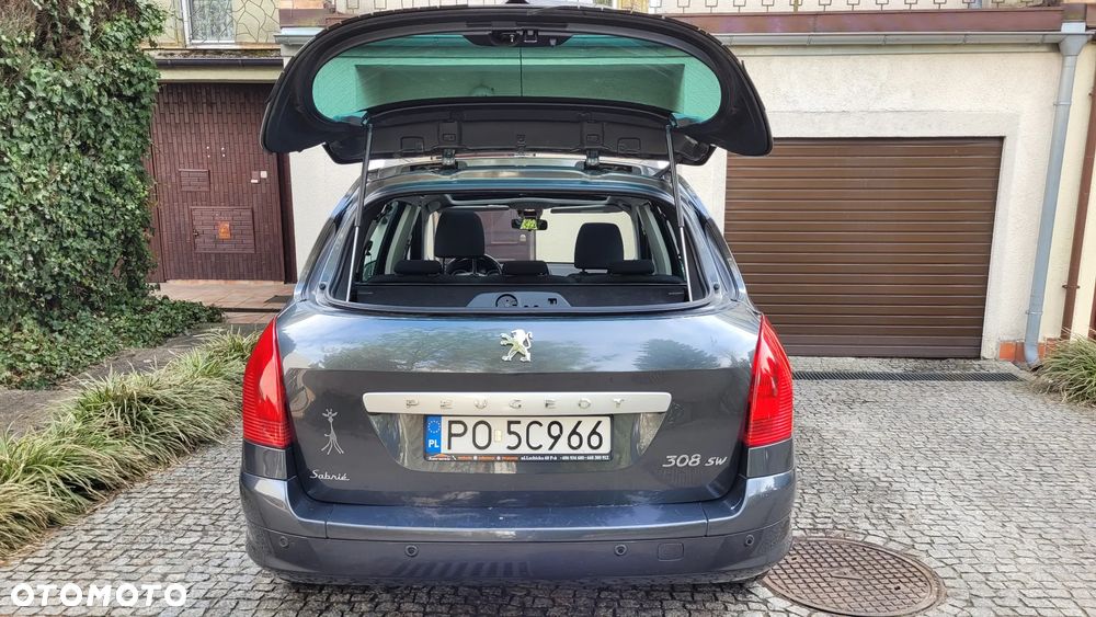 Peugeot 308 - 8