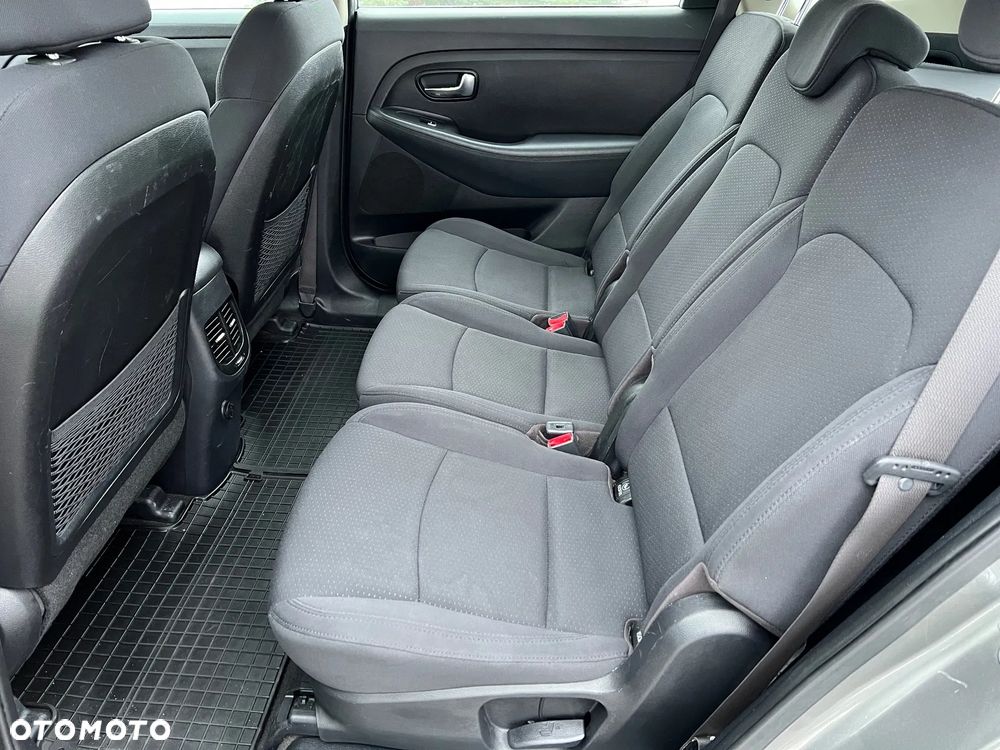 Kia Carens 1.6 GDI L - 26