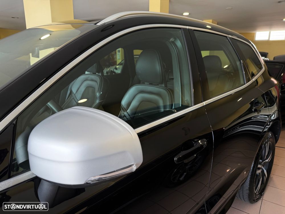 Volvo XC 60 2.0 D4 R-Design Geartronic - 38