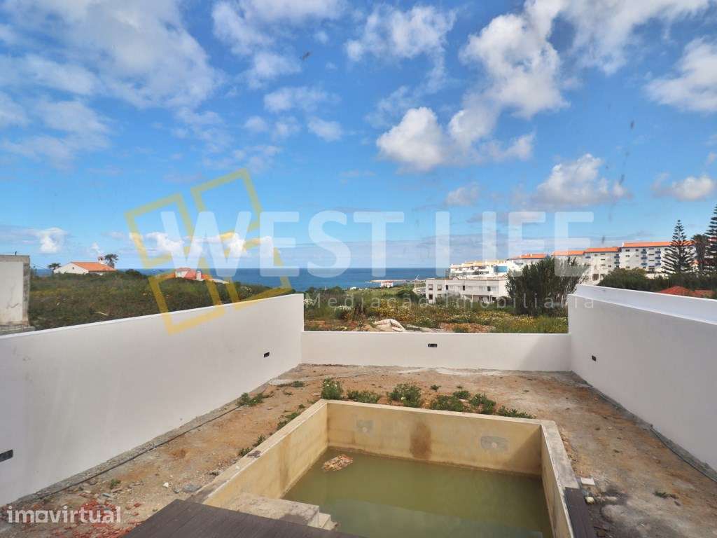 Moradia Geminada T3+1 NOVA - Jardim com piscina e vista mar! - Eric... - Grande imagem: 2/19