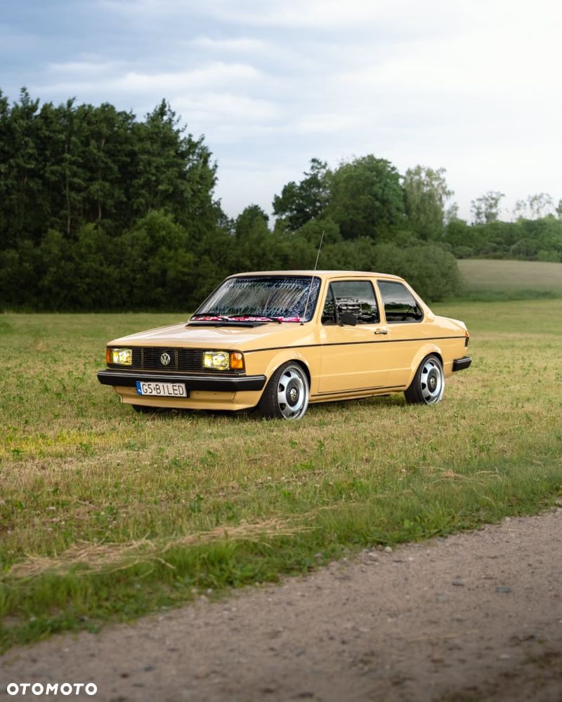 Volkswagen Jetta - 13